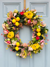 Load image into Gallery viewer, Lemon ranunculus spring wreath
