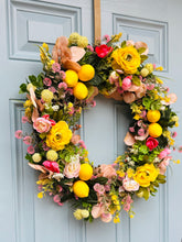Load image into Gallery viewer, Lemon ranunculus spring wreath
