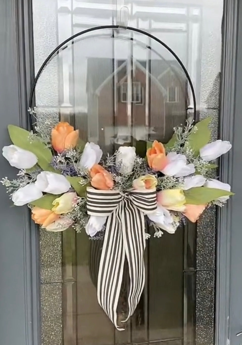 Spring tulip hoop wreath